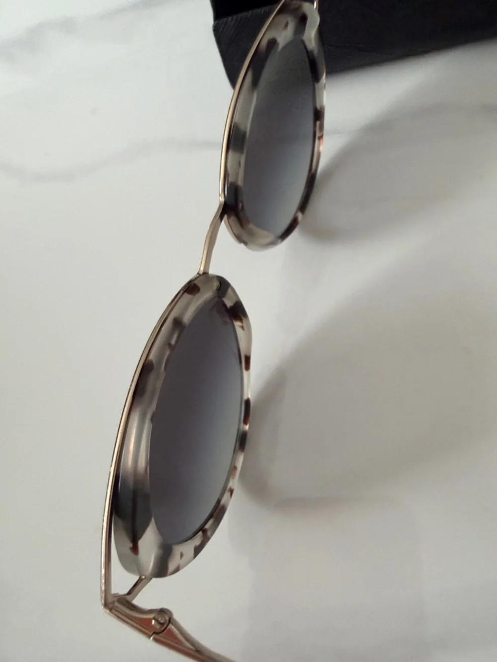 Authentic Prada Tortoiseshell Round Sunglasses Gold Accent Frame - Picture 11 of 15
